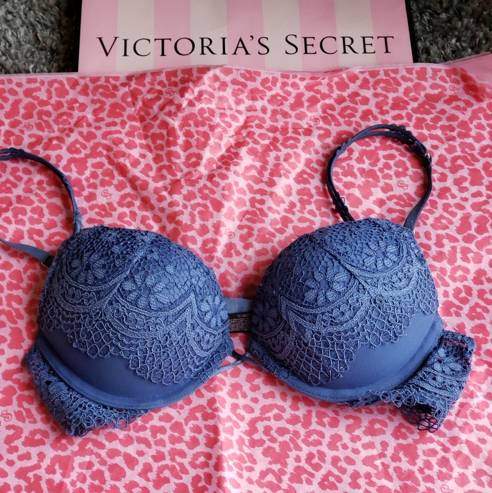 Victoria's Secret Bombshell Plunge